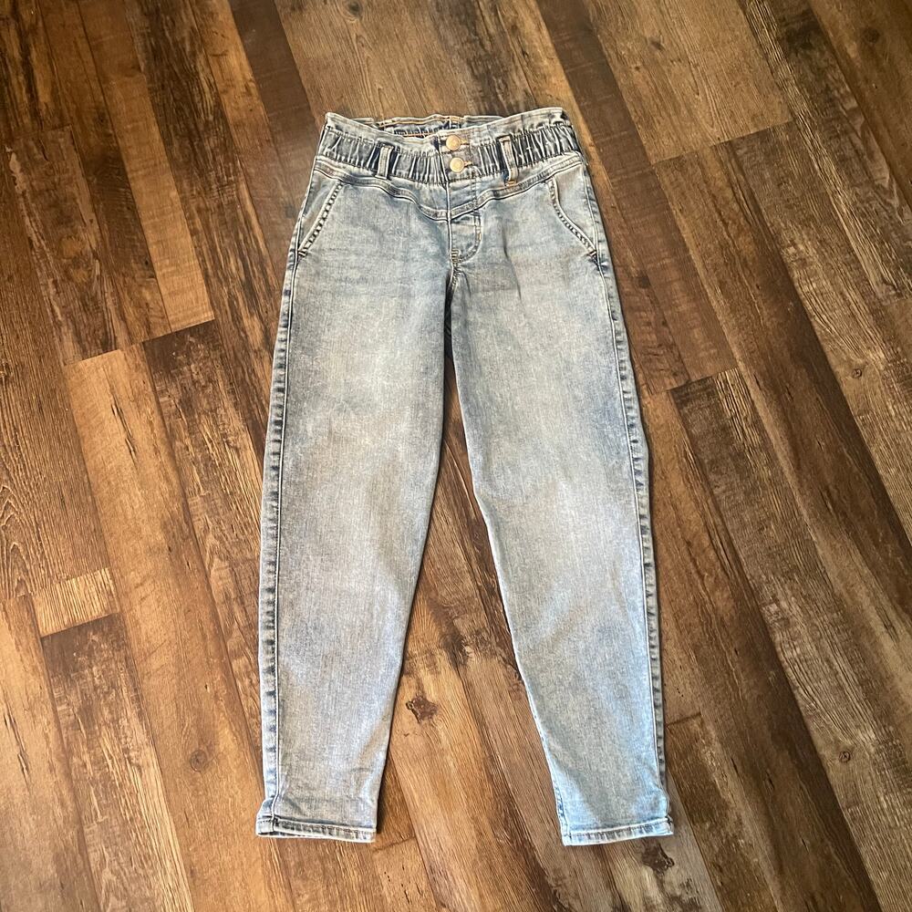 Abercrombie Kids High Rise Mini Mom Jeans | Size 9/10 | Relaxed Tapered Fit